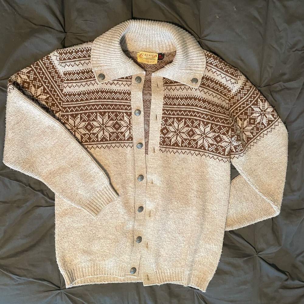 Bemidji Woolen Mills brown and tan knit sweater